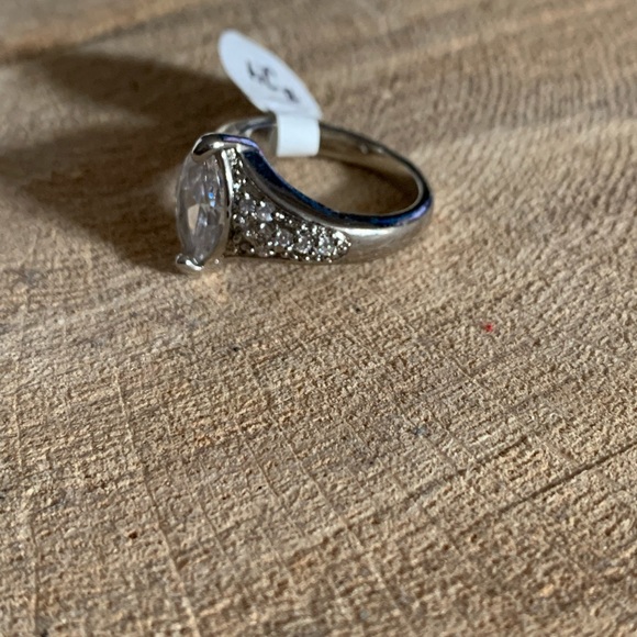 Ring - Picture 2 of 5